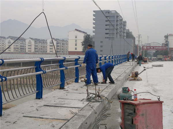 丹东不锈钢复合管护栏常见问题及解决方案