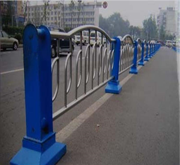 丹东不锈钢防撞栏杆生产制造工艺